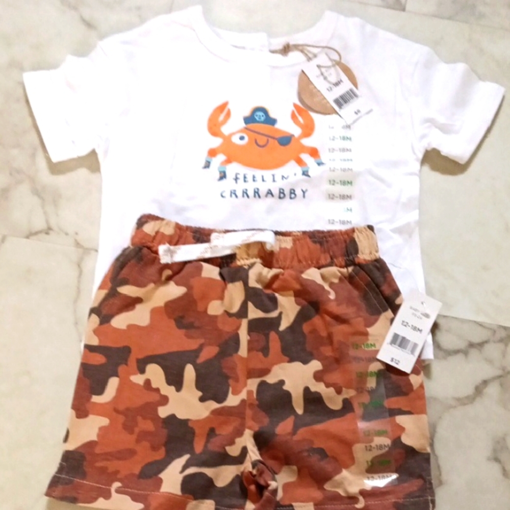 Dip Crab Graphic Tee and Camo Shorts Set.